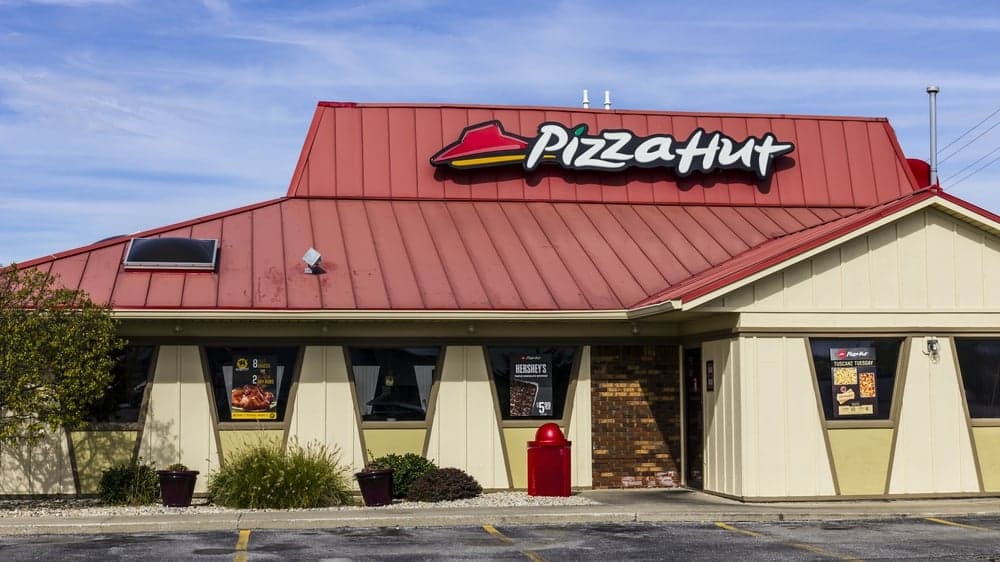 AdAge: Pizza Hut’s New Ordering Ease: Pushing a Button on a Pair of Pie Top Shoes AdAge: Pizza Hut’s New Ordering Ease: Pushing a Button on a Pair of Pie Top Shoes