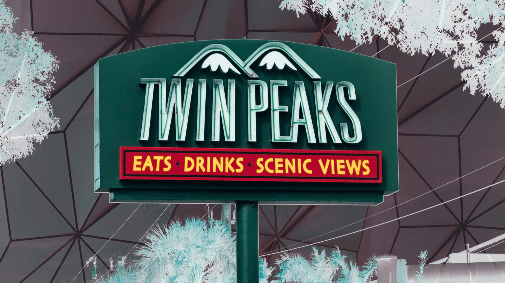 Twin Peaks Franchisees Move Toward Acquiring Brand Following FAT Brands Bankruptcy