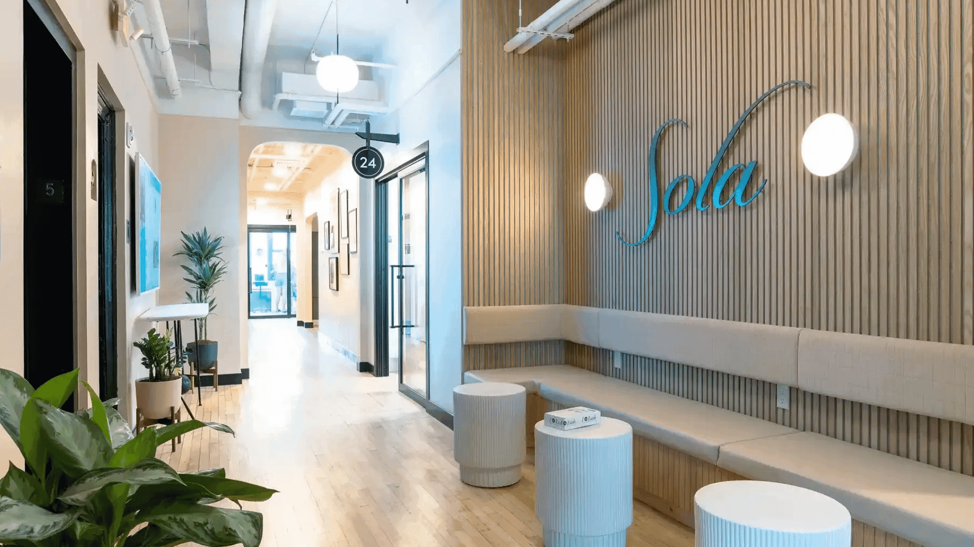 image of sola salons franchise operations