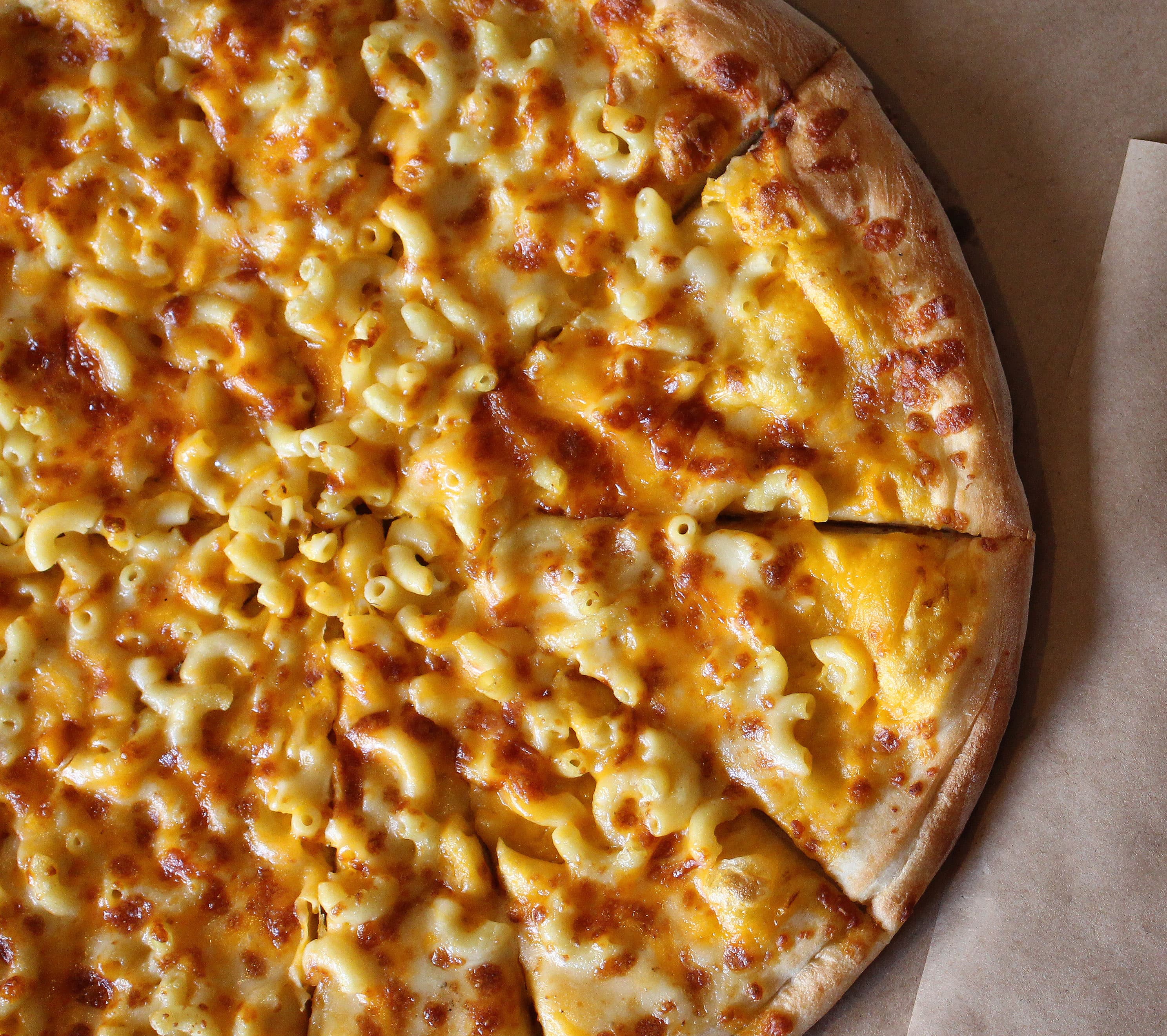 Pizza Franchise Plans to Beat Wing Restaurants on Super Bowl Sunday 
