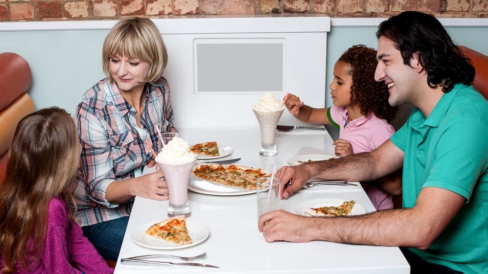 Fast Casual: Restaurant Numbers Drop as Diners Stay Home