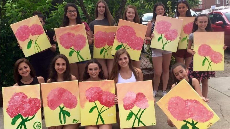 Former Educator Finds Work-Life Balance And a Creative Outlet in Pretty In Paint Business Model