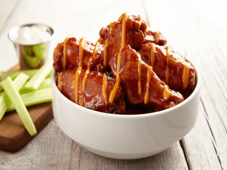Buffalo Wings & Rings Franchisee Keeps Customers Coming Back 