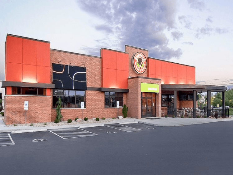 Buffalo Wings & Rings Provides Families with Club-Level Restaurant Experience