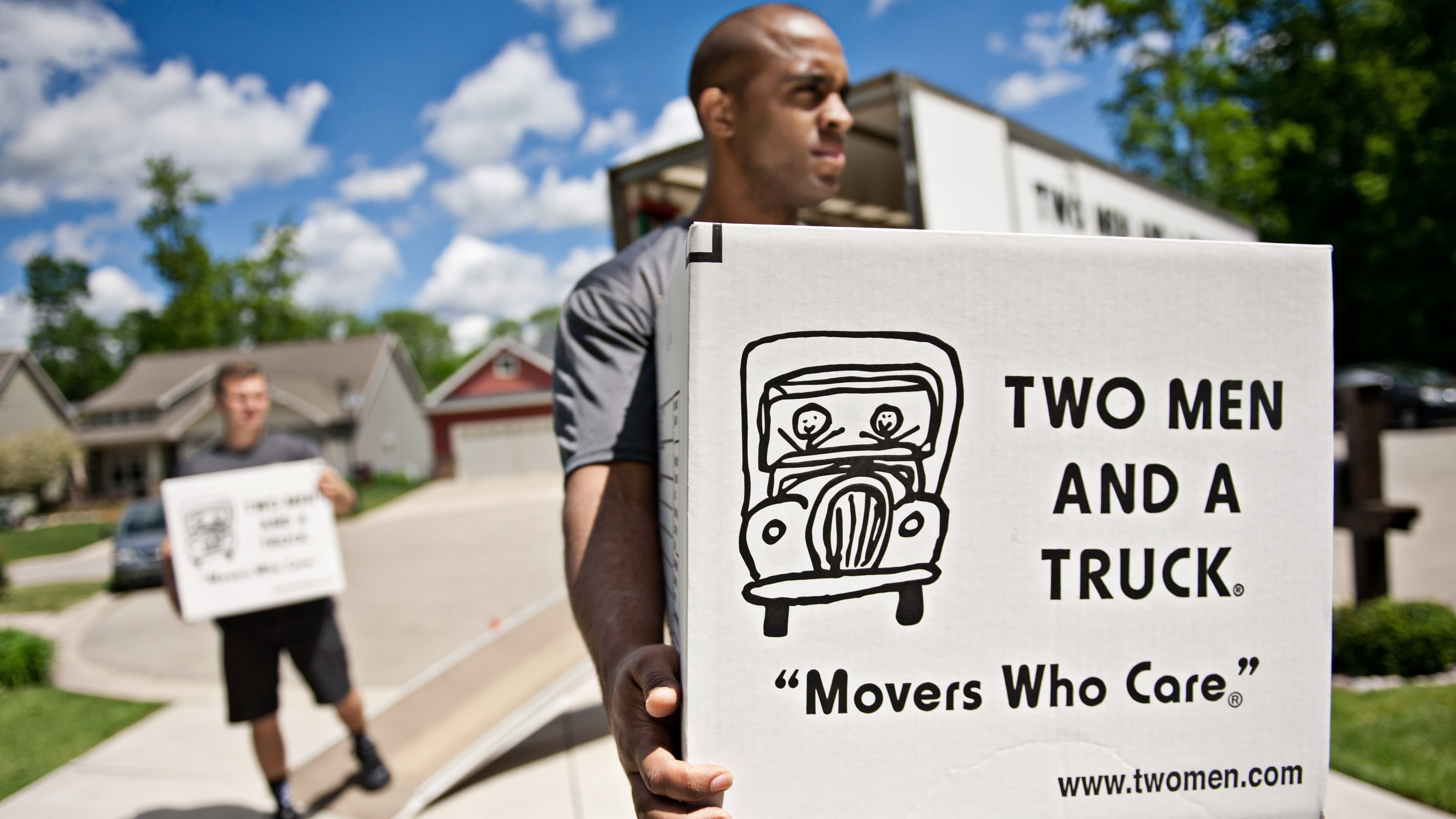WYFF: Upstate moving company surprises employee with donation