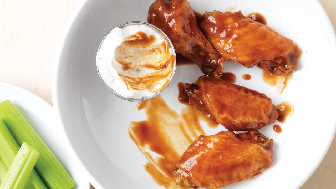 The News-Press: Buffalo Wings & Rings in Fort Myers is NOT that other place