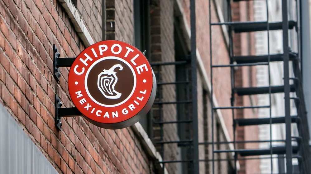 Fast Casual: Chipotle offering free delivery for Super Bowl weekend