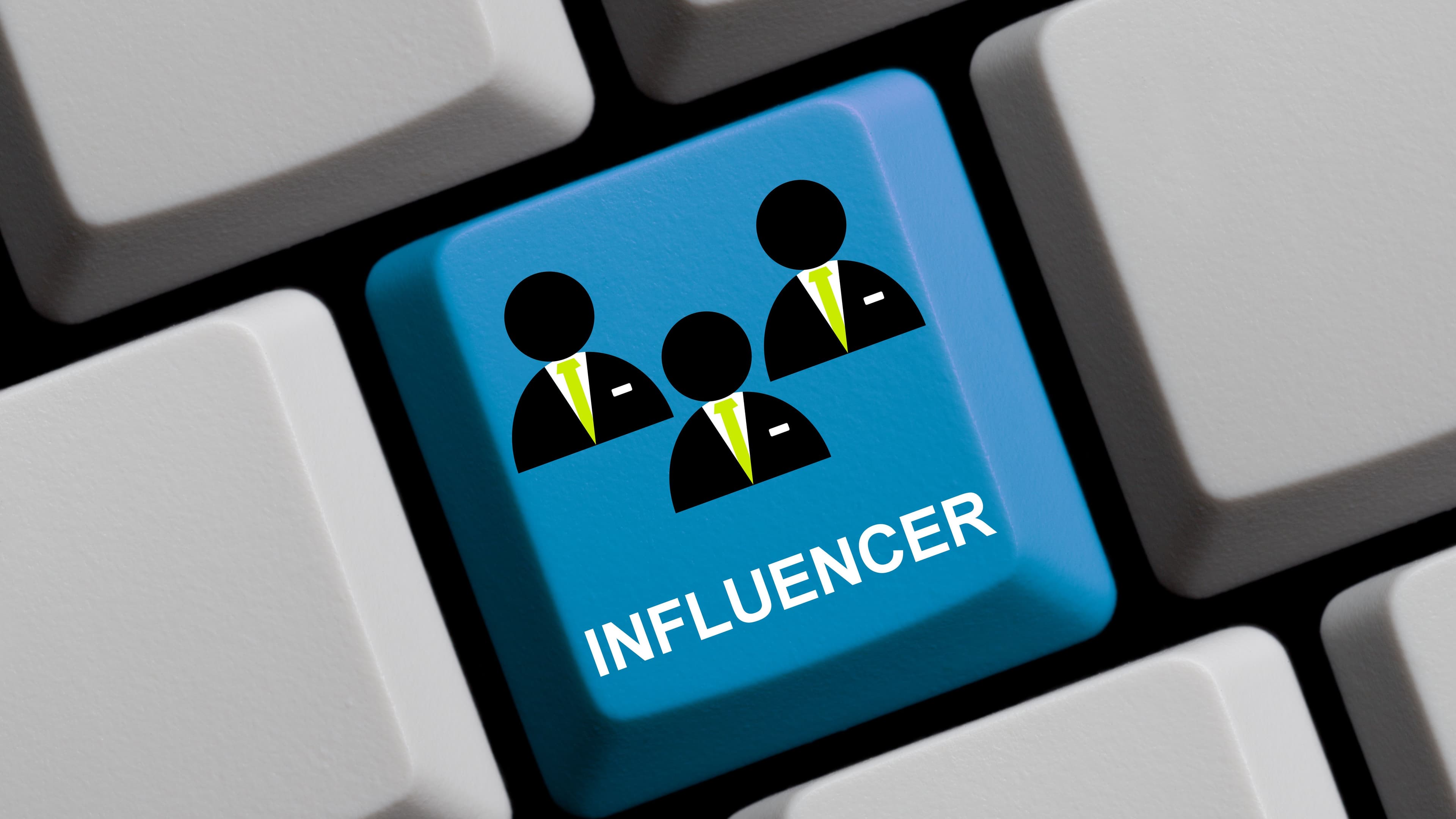 7 Ways a Brand Can Benefit from Signing a Celebrity