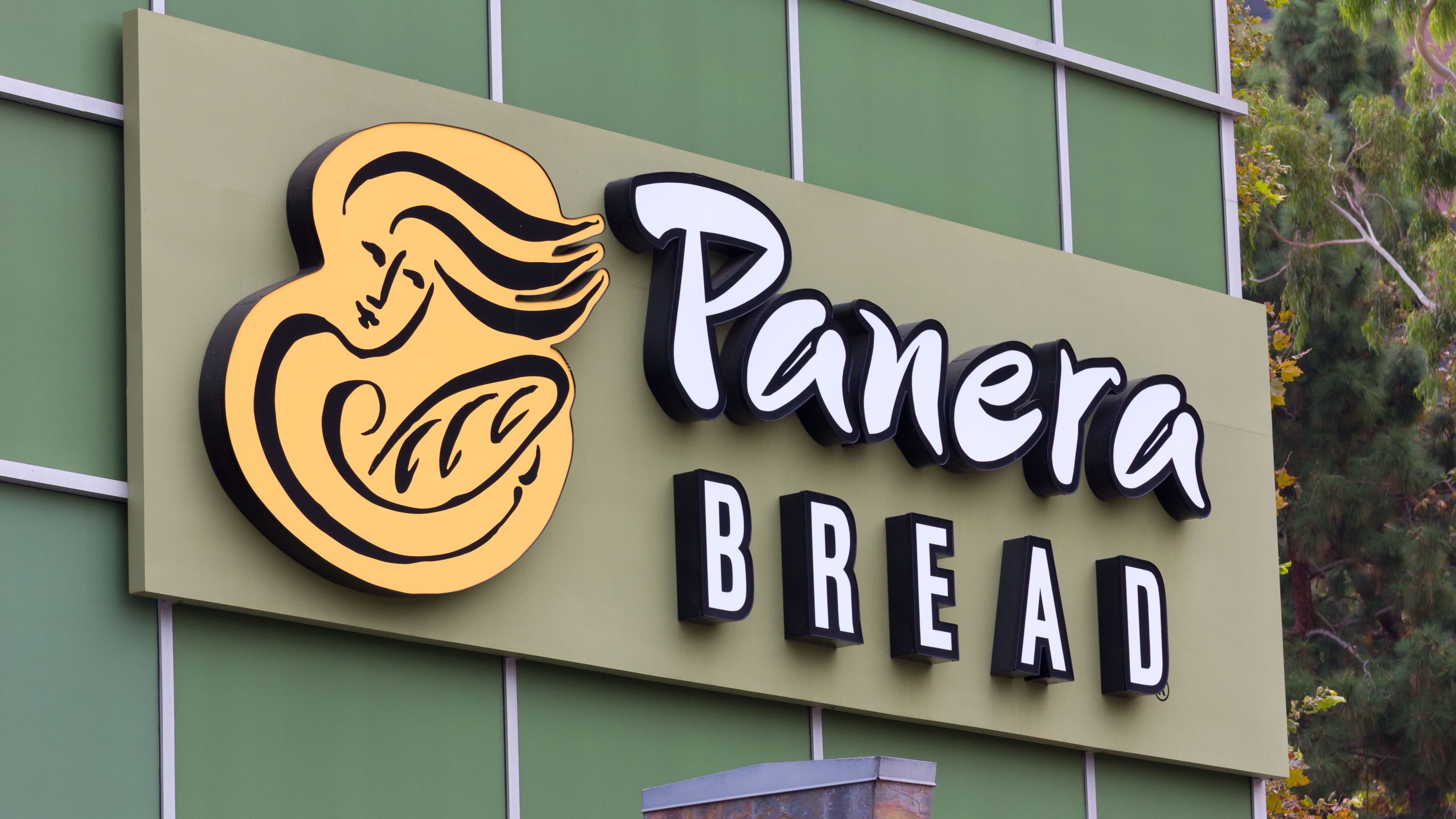 Fast Casual: Panera Rolls Out Nationwide Delivery, Creates 13K Jobs
