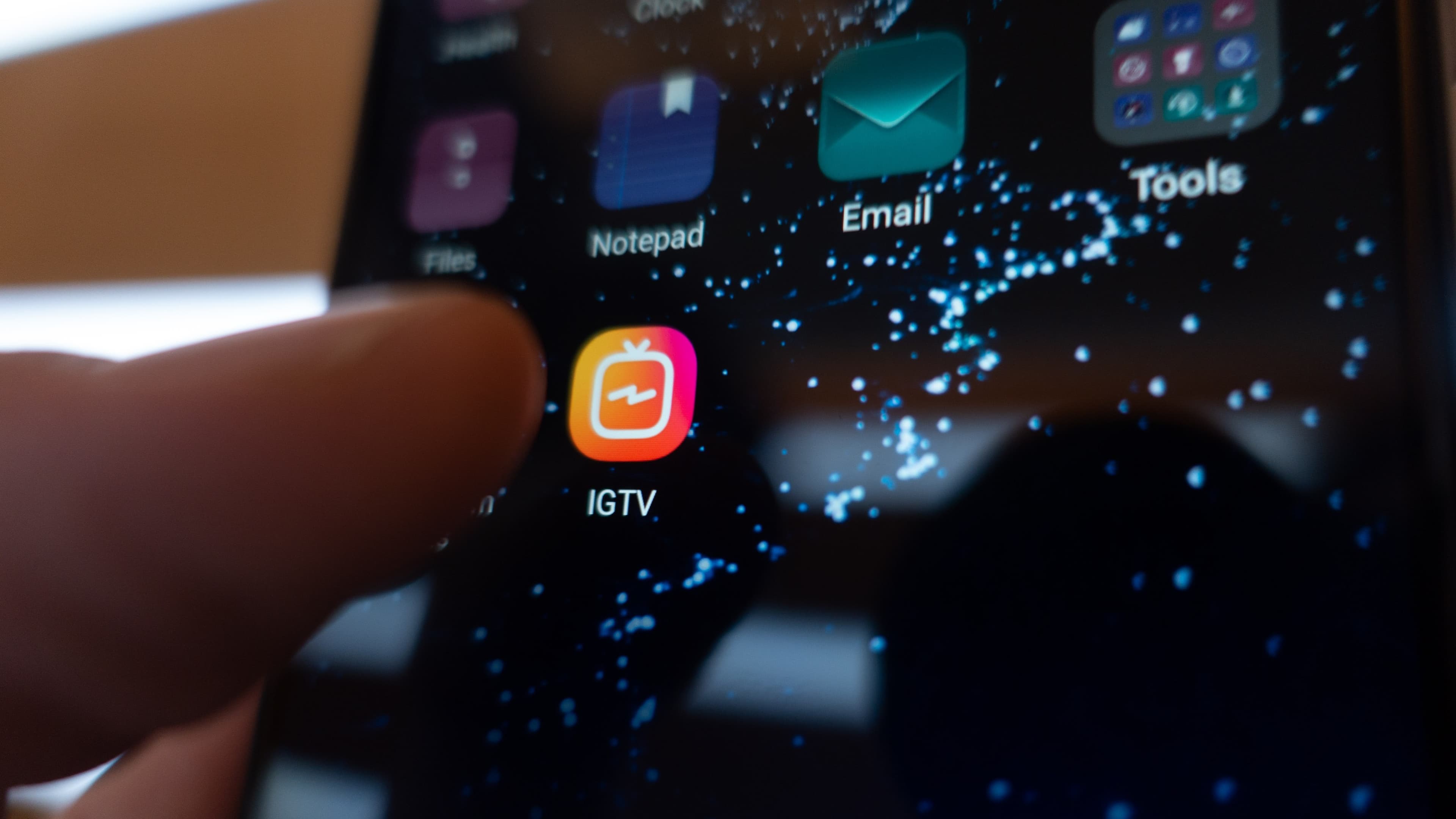 Adweek: Instagram Released a Handbook Full of Tips for Creating Content on IGTV