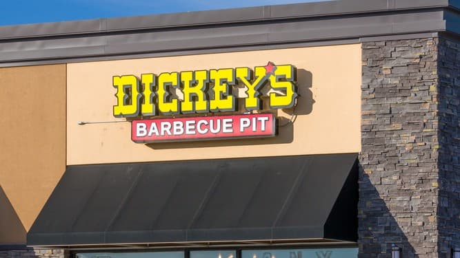 Fast Casual: Delaware, Arizona welcomes Dickey's food trucks