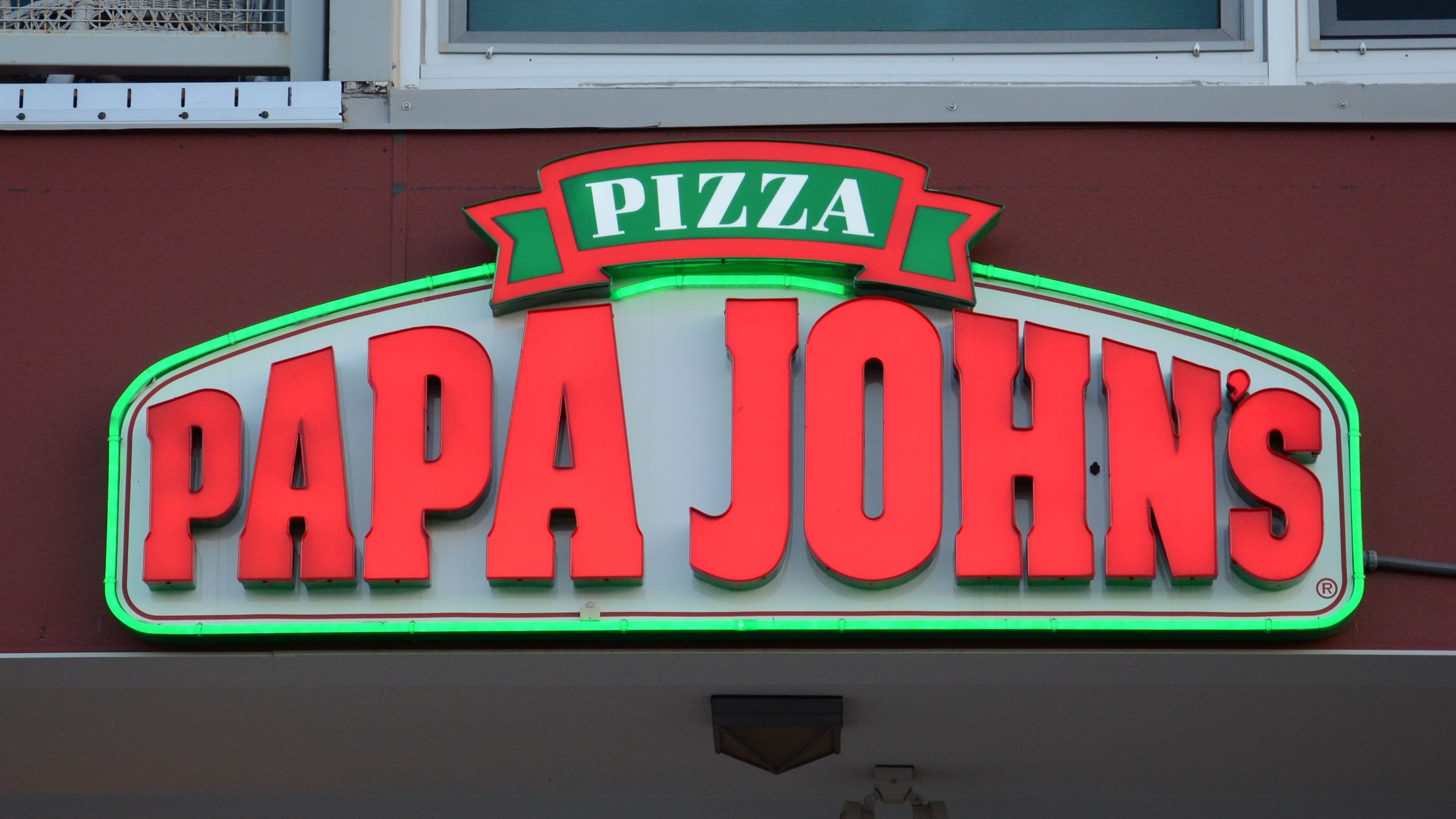 Papa John’s to Reduce Fees for Franchisees Amid Schnatter Controversy