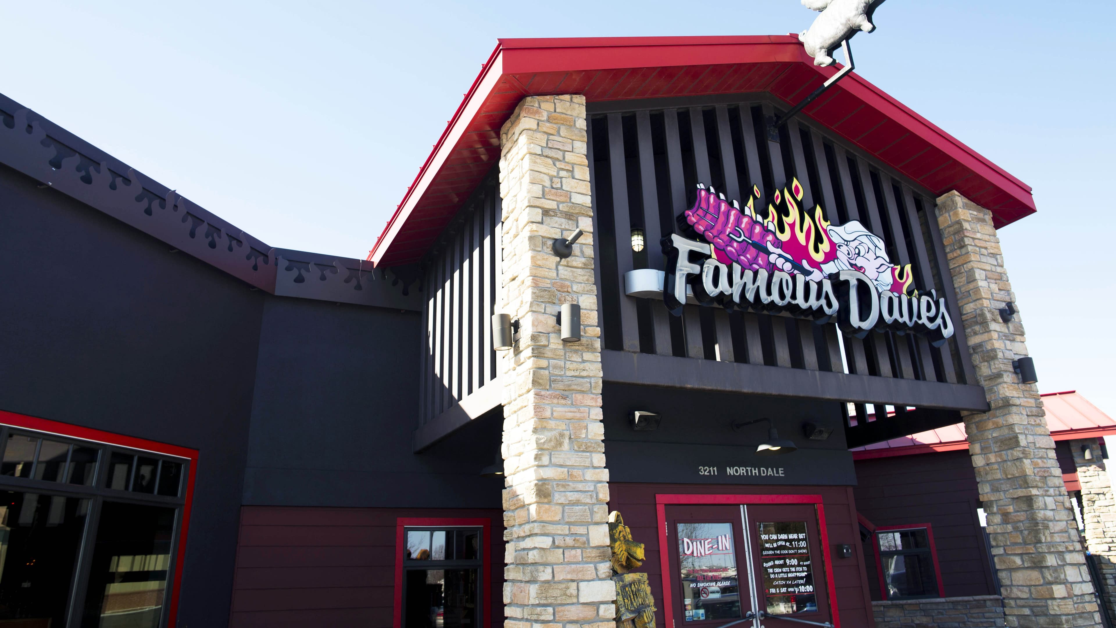 Famous Dave’s Introduces Revamped Menu, Sleeker Model, and Technology Innovation