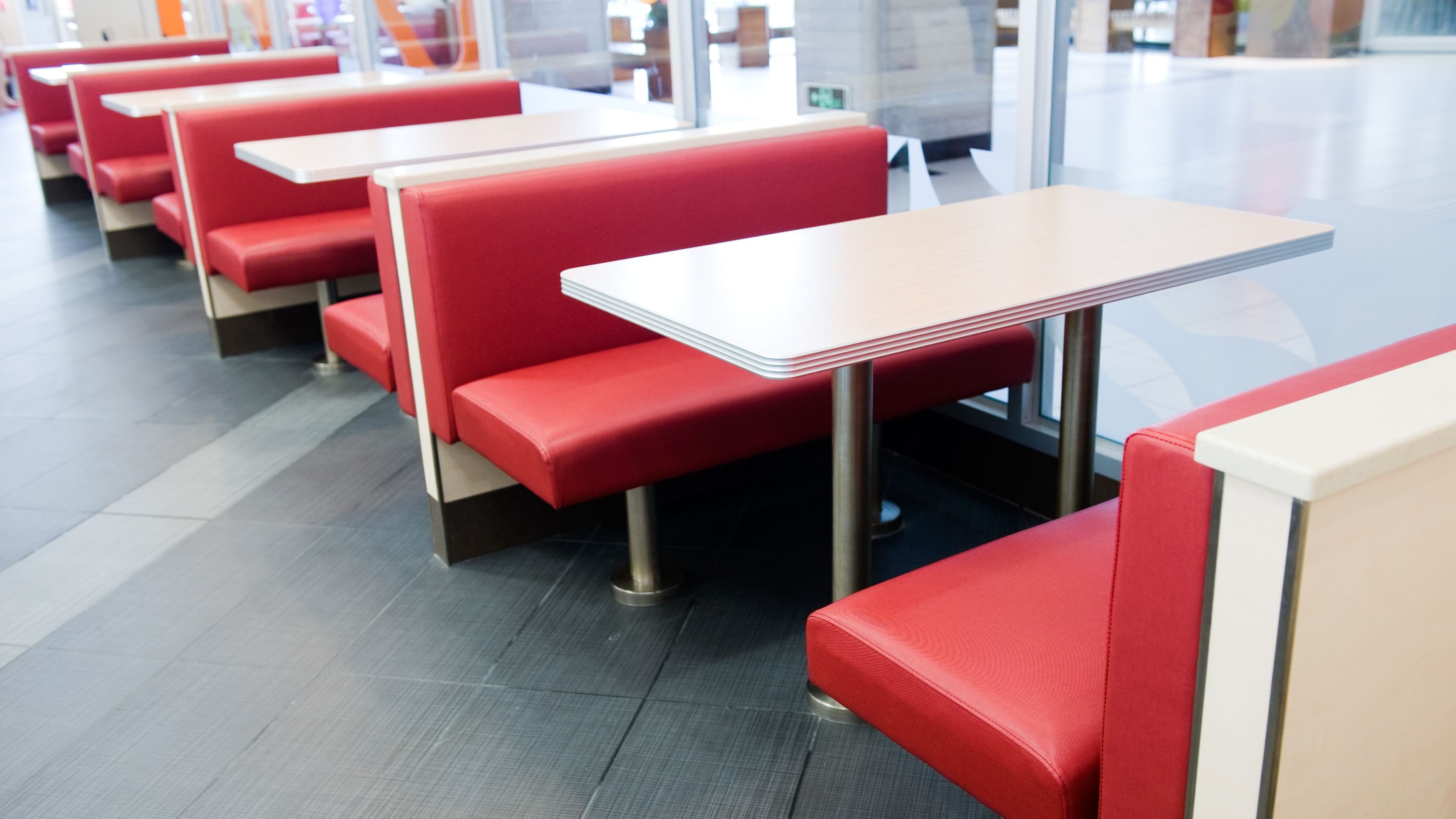 American Restaurant Chains Suffered in 2018 and Things Aren’t Looking Good Next Year, Either