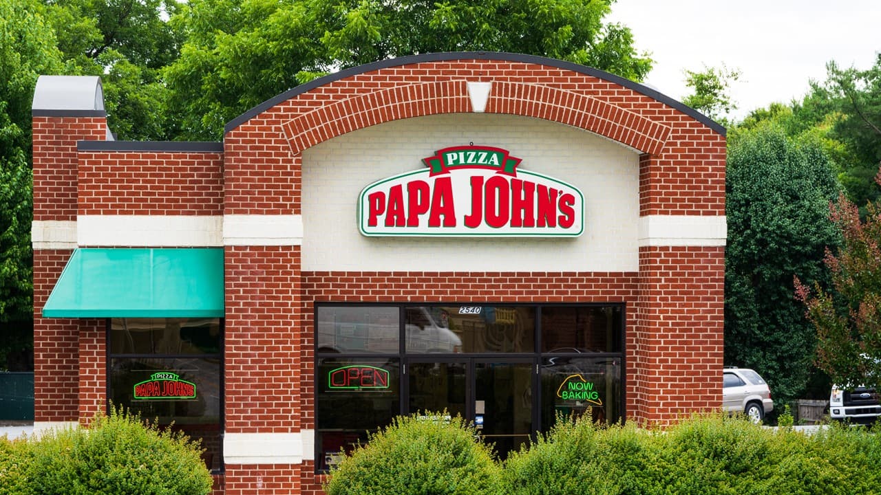 Papa John’s Becomes Latest Brand to Implement Employee Scholarship Program