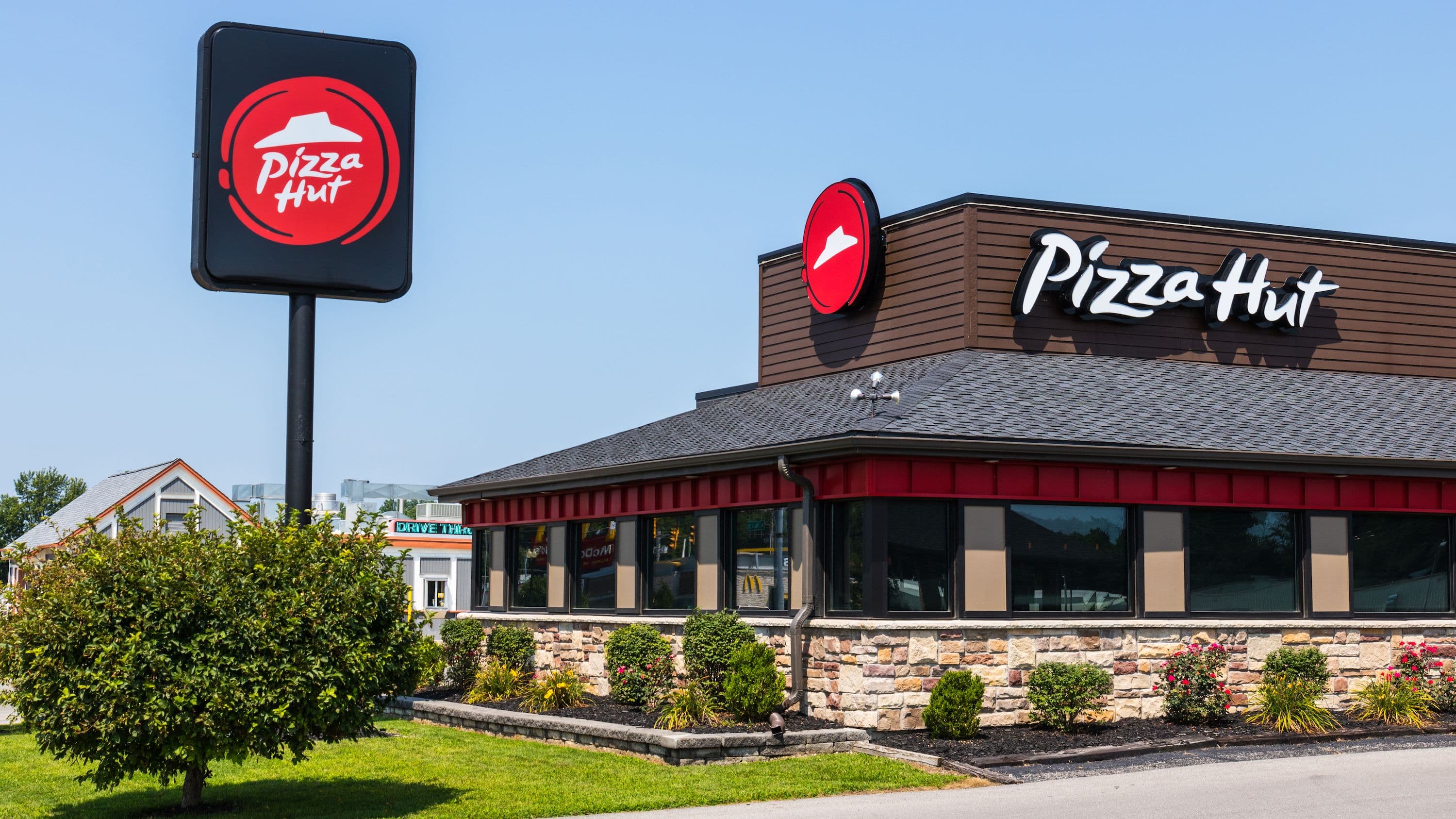 Pizza Hut Closing Hundreds of Underperforming Stores in Favor of Modern Express Model