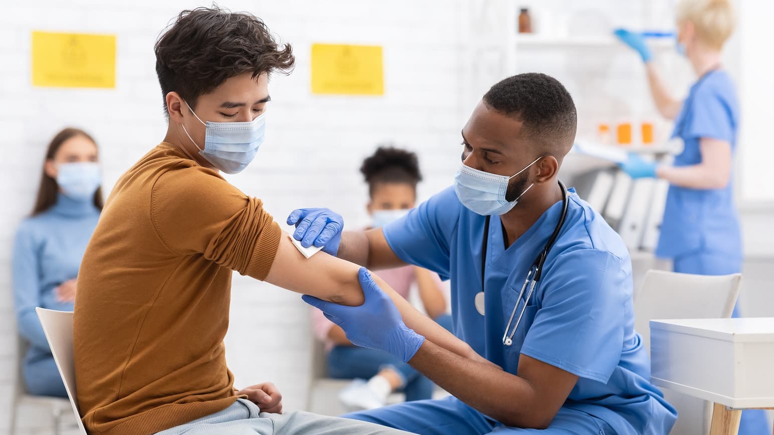 When Will Restaurant Workers Get COVID-19 Vaccinations? 