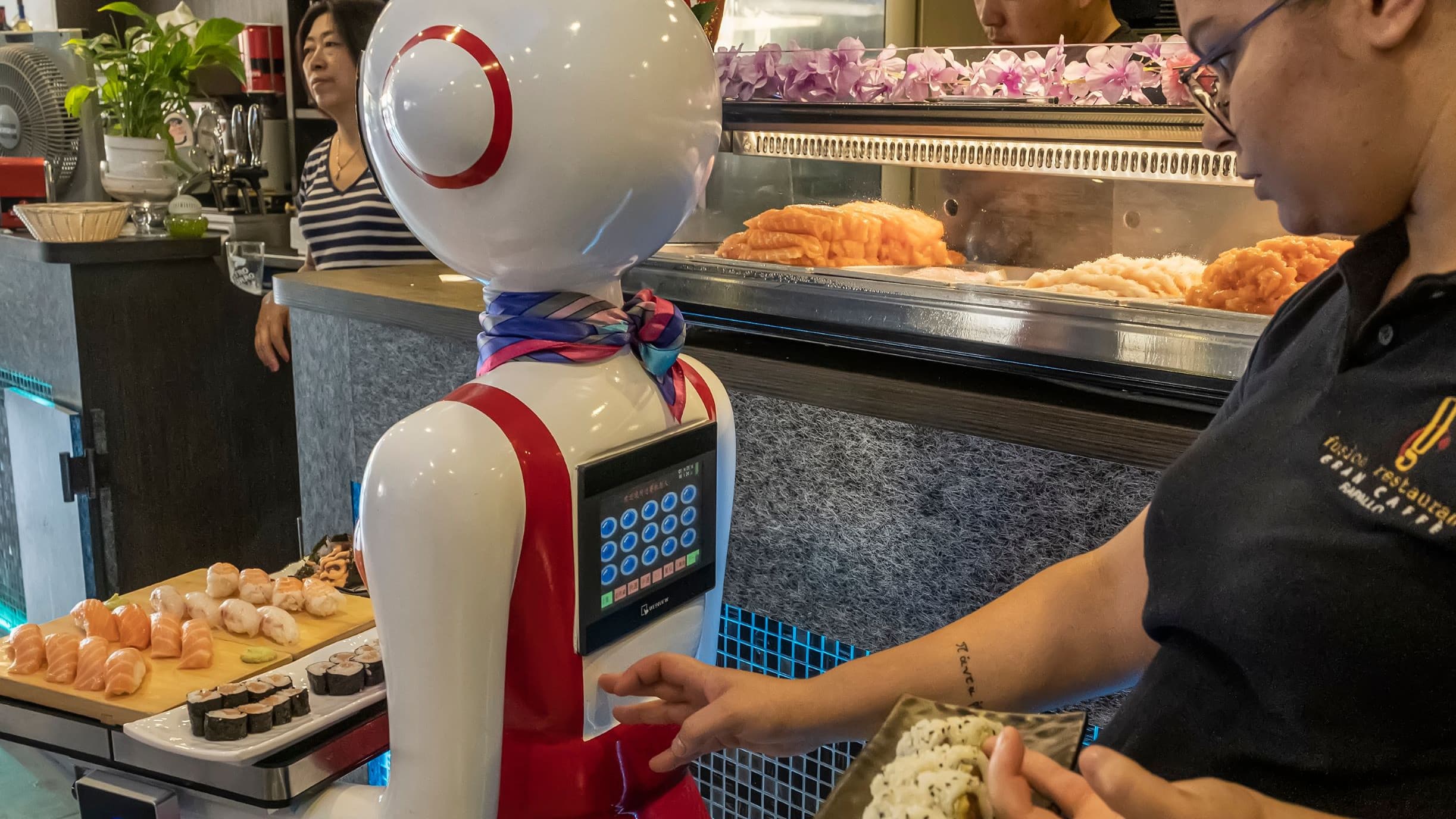 Could Robots Be the Solution to the Restaurant Worker Shortage?