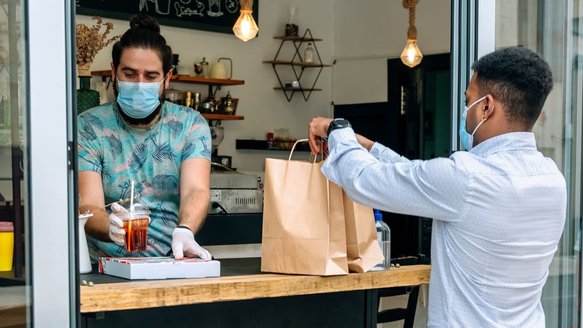 Omicron’s Spread Perpetuates Restaurant Labor Shortages, Supply-Chain Issues