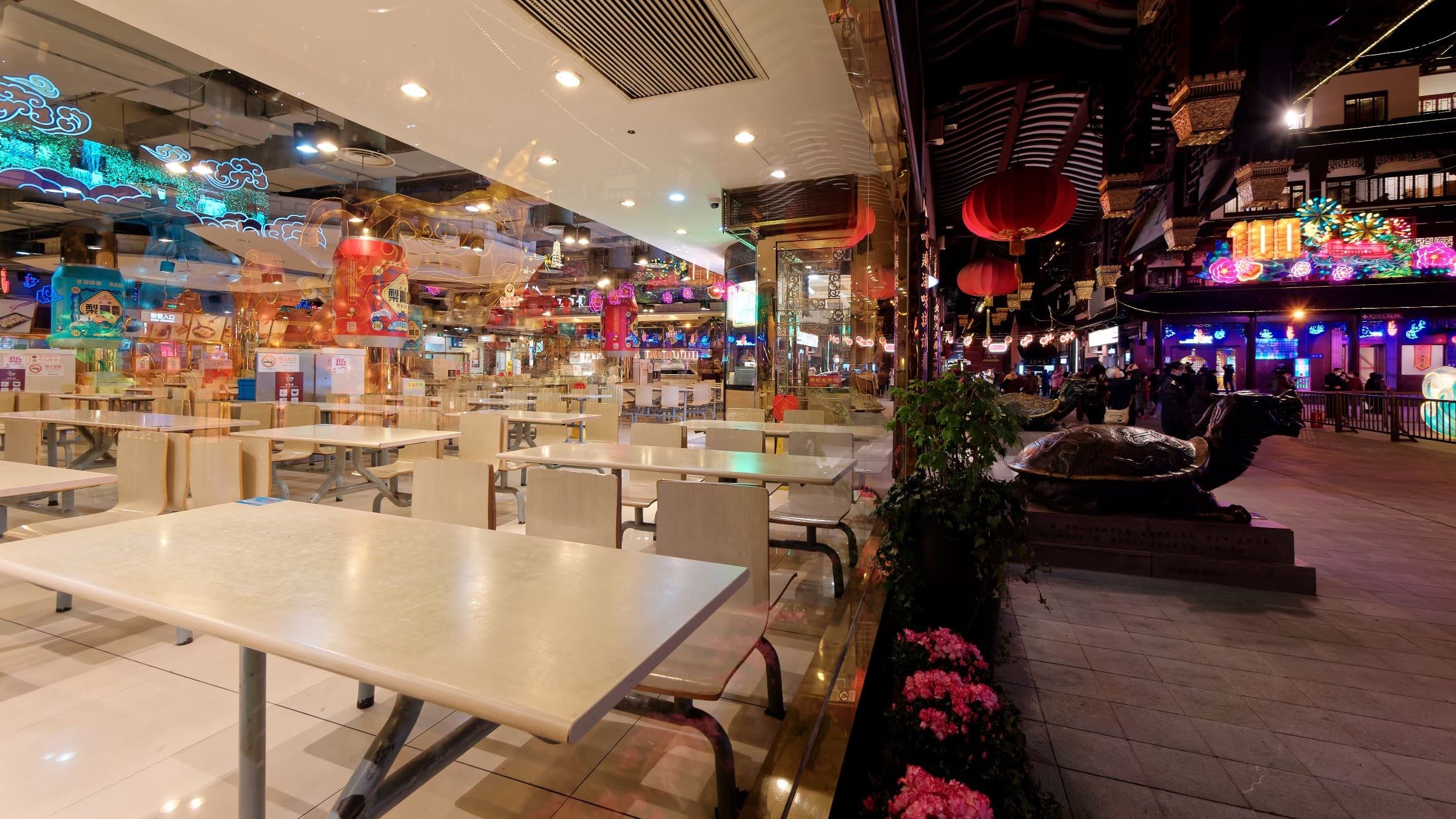 December Restaurant Sales Slip With Omicron Variant and Inflation to Blame