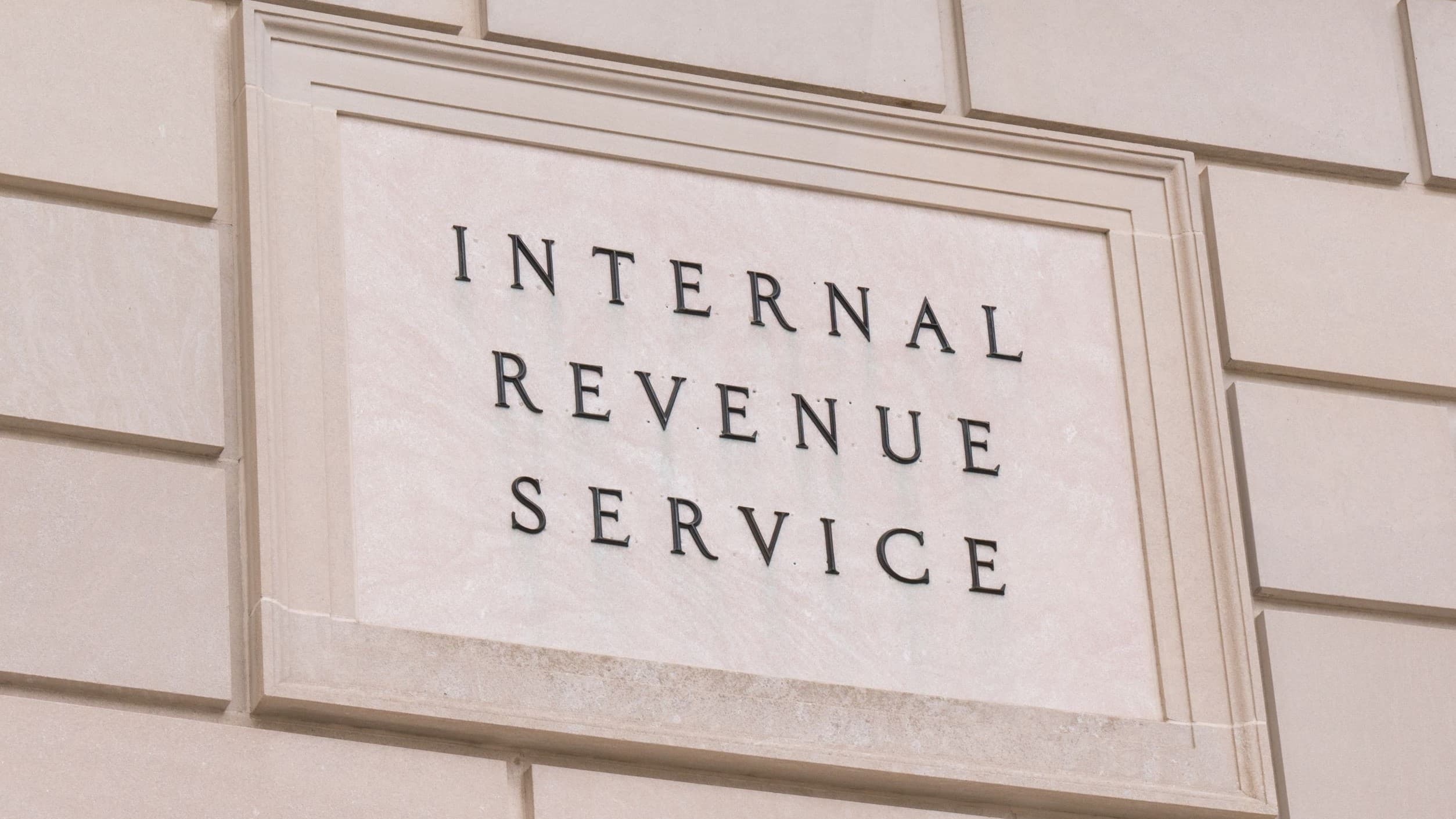 As National Restaurant Association Struggles to Provide Assistance for Establishments, It Turns to the IRS 