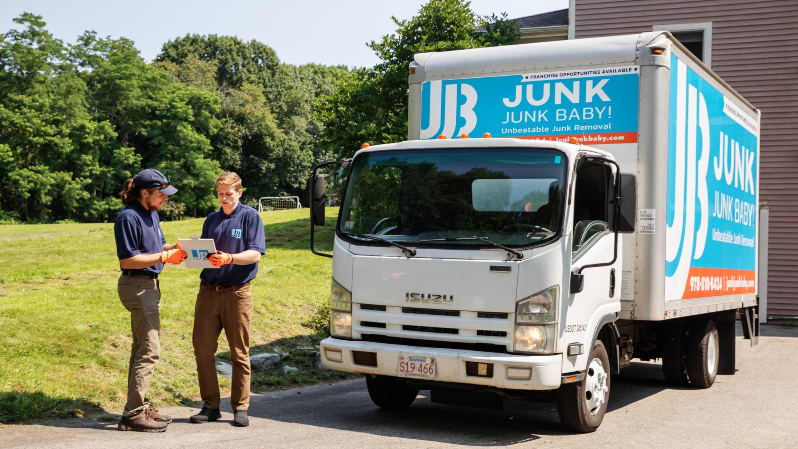 Why Prospective Franchisees Should Consider a Junk Removal Franchise