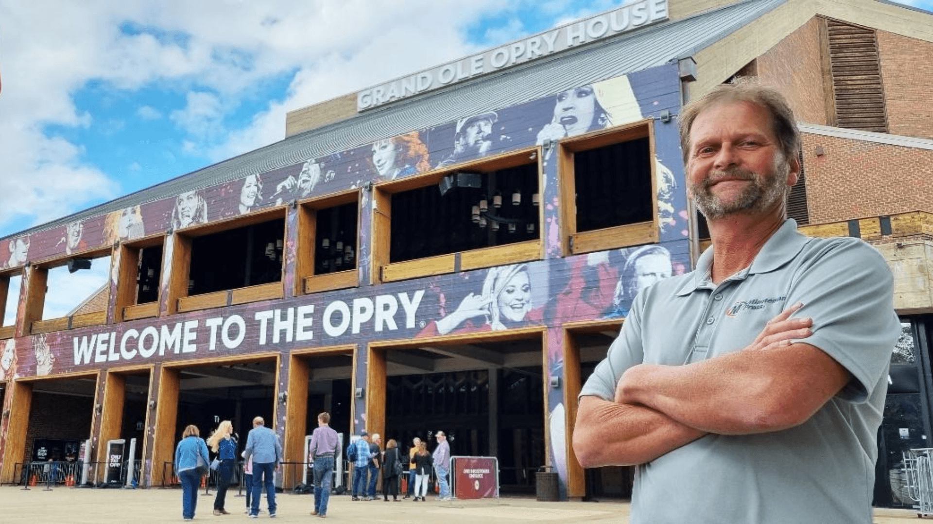 Minuteman Press Franchisee Transforms Grand Ole Opry House Exterior