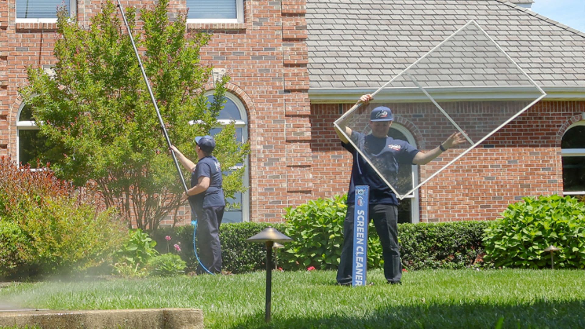With First Major Industry Innovation in Nearly 100 Years, the Sparkle Squad Franchise System is Poised to Take the U.S. Window Cleaning Market by Storm