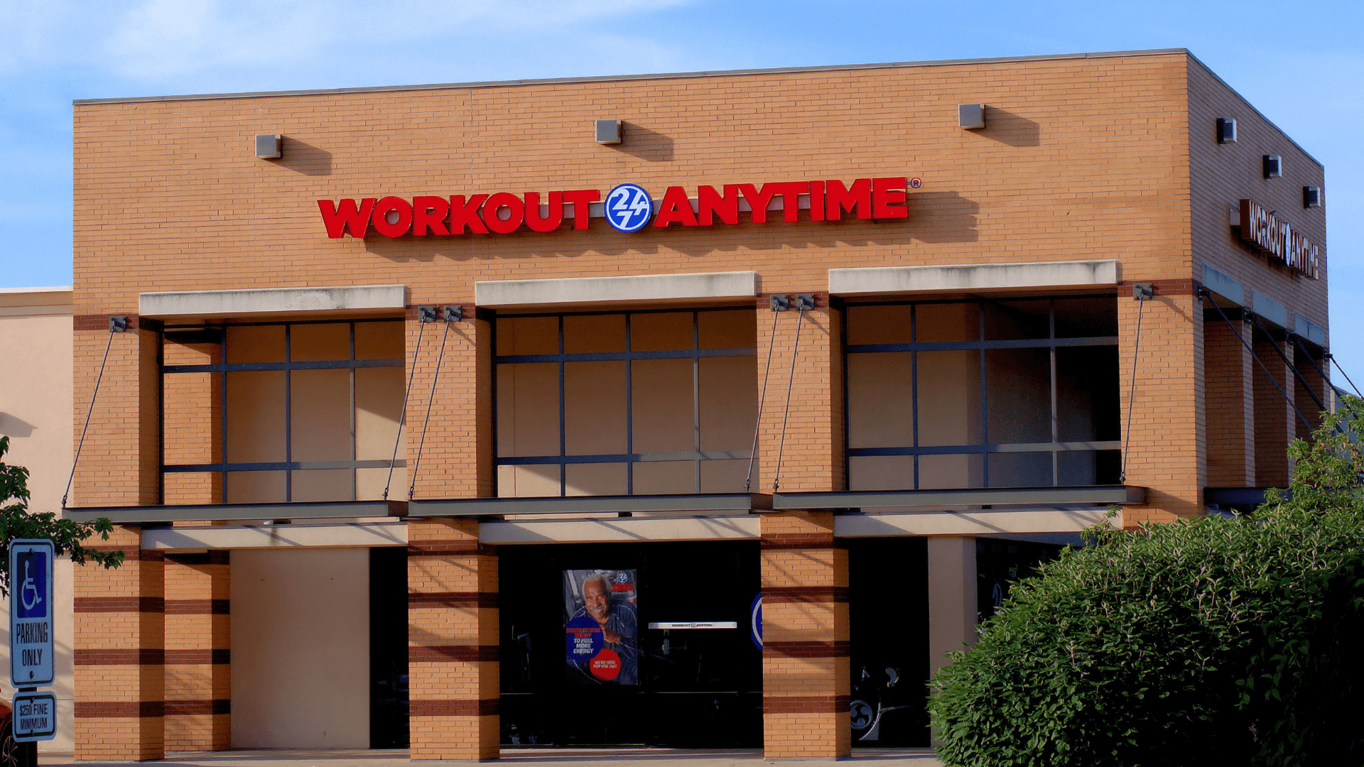 10 of the Most Lucrative Brick-and-Mortar Franchises in 2024