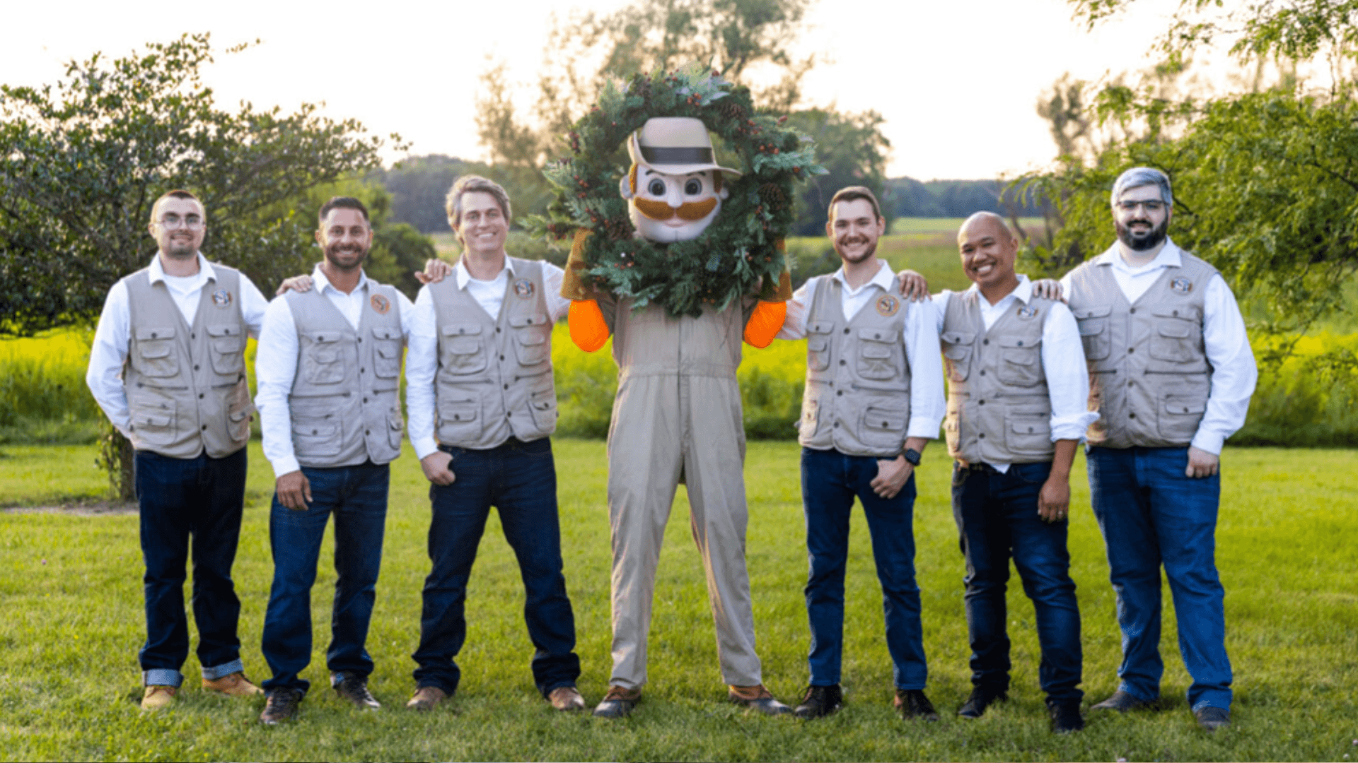 Mosquito Hunters Launches Humbug Holiday Lighting, Creating Attractive 3-in-1 Model for Franchisees
