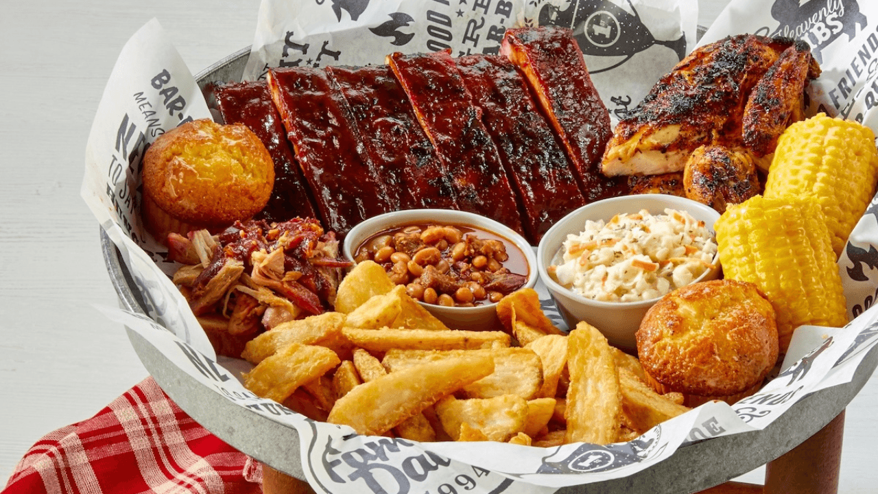 What Now Atlanta: Local Doctor Bringing Famous Dave’s to Metro Atlanta