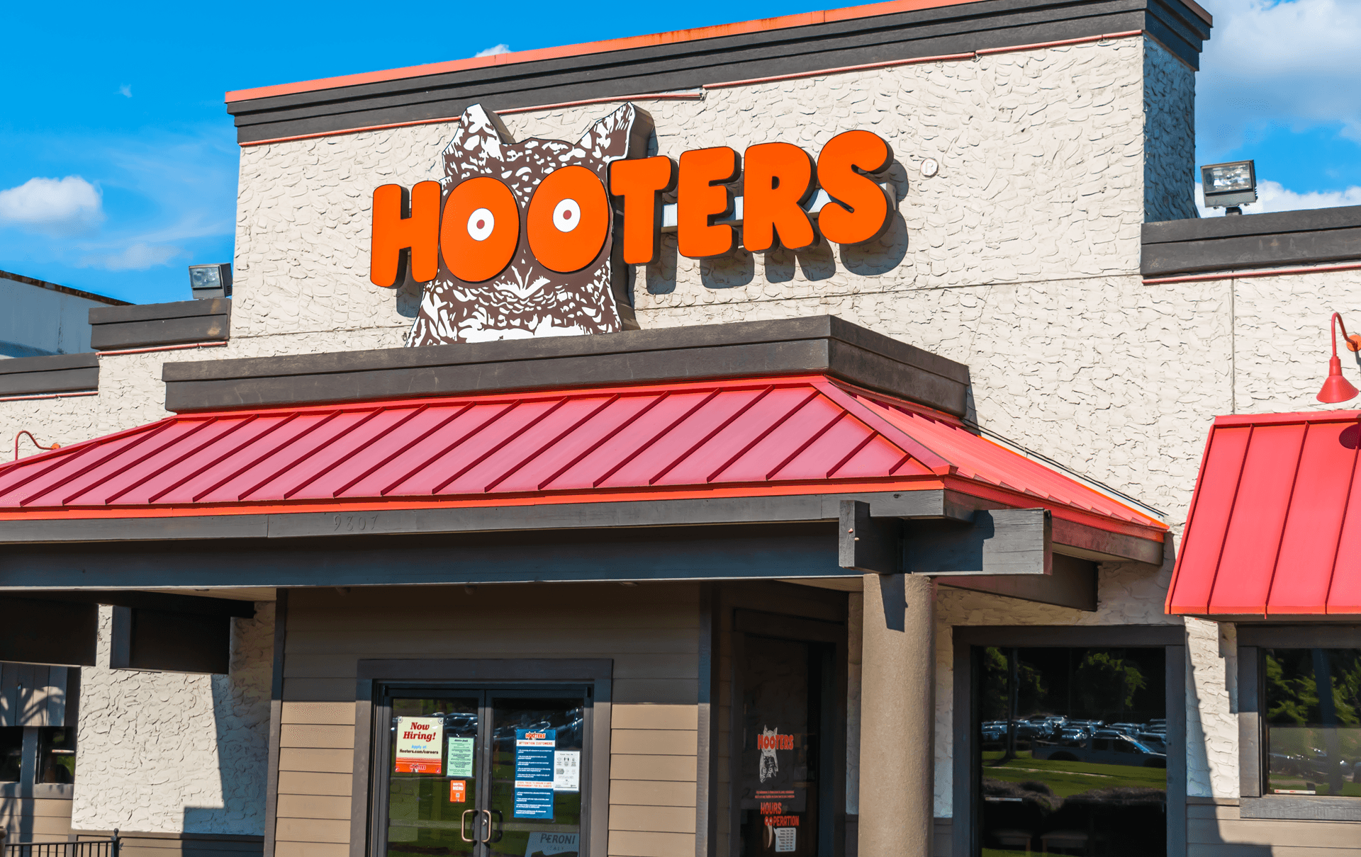 Hooters Prepares for Bankruptcy Amid Financial Struggles
