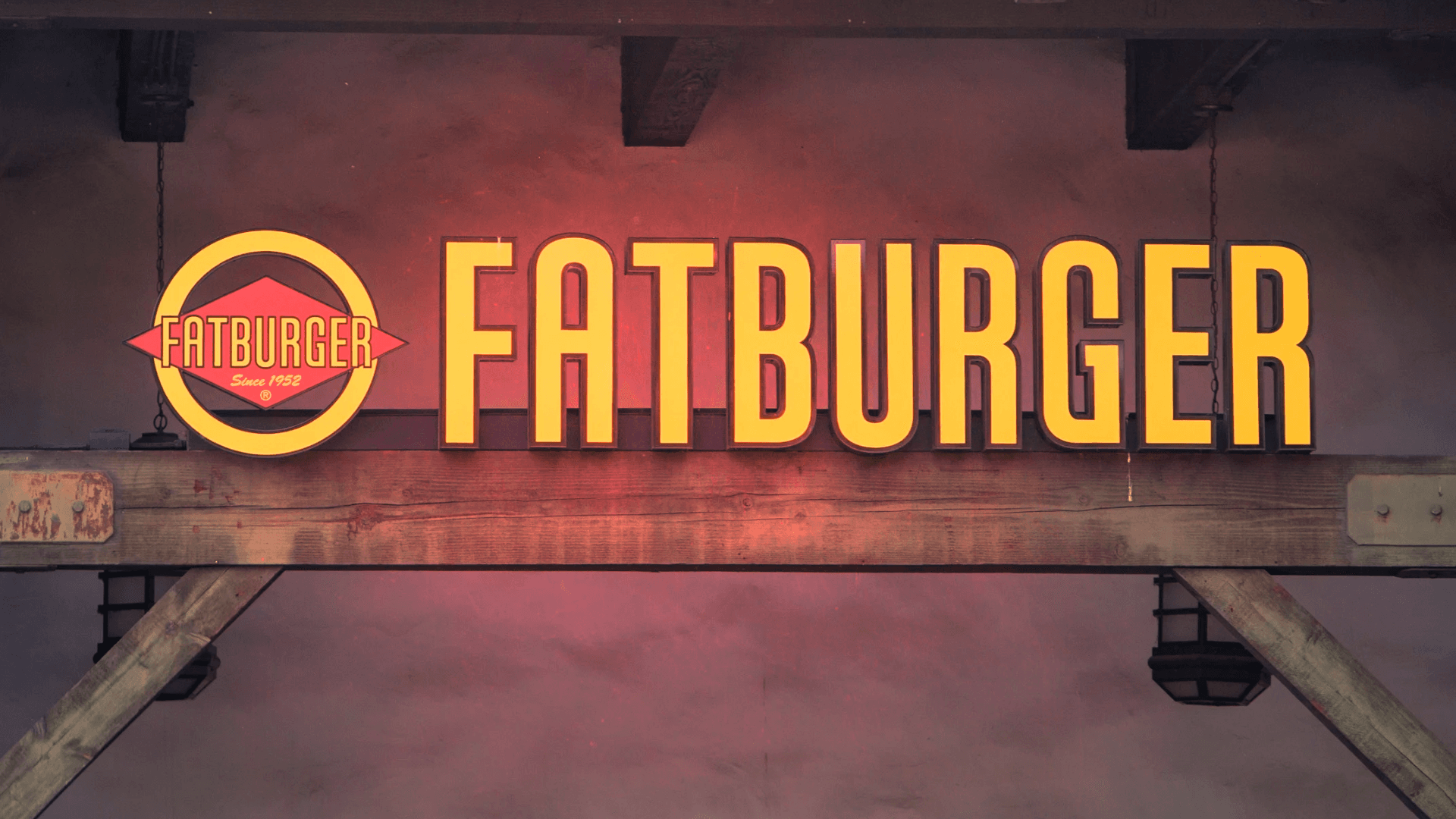 FAT Brands Nears Bankruptcy as Creditors Demand Repayment of $1.3 Billion Debt