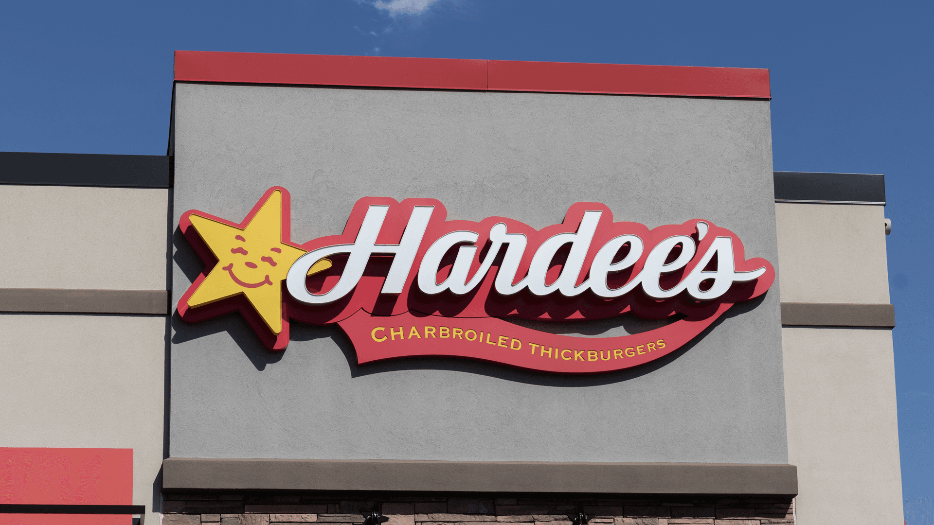 Hardee’s Lawsuit Targets Franchisee as 77 Restaurants Prepare to Shut Down