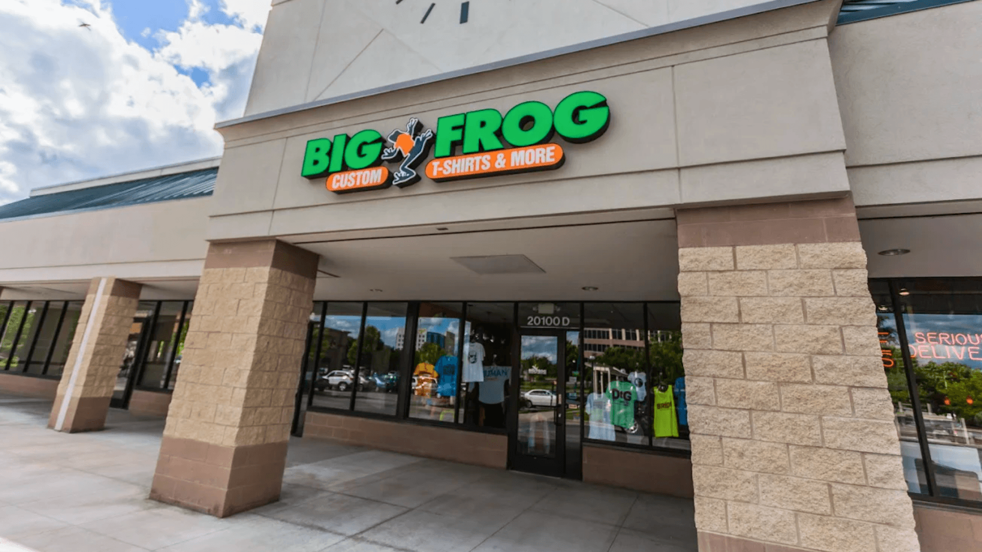 Big Frog Custom T-Shirts & More Celebrates 11 Signings and 3 Openings in Q1 2026