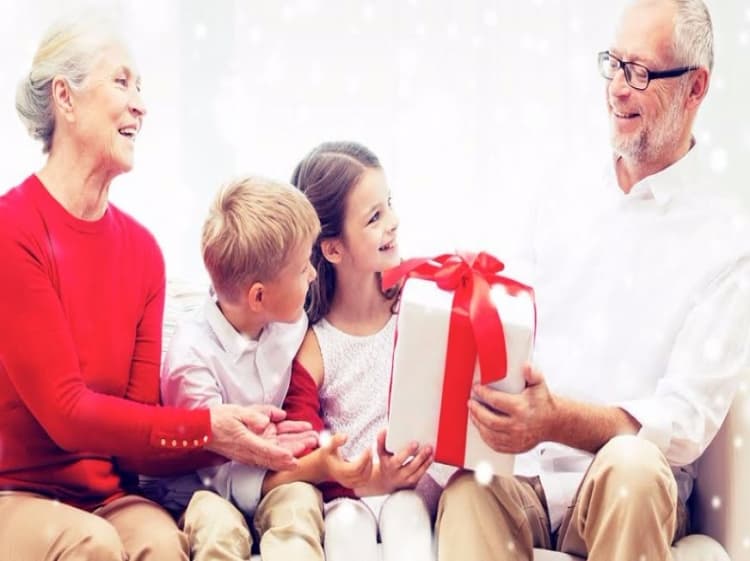Qmee Presents The Perfect Gift Options For Grandparents