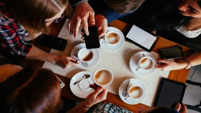 Restaurant Hospitality: How Restaurants Can Engage Both Millennials and Baby Boomers 