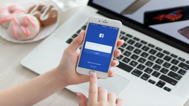 Adweek: Facebook Has Created the Digital Equivalent of a Coupon Drawer for Users 