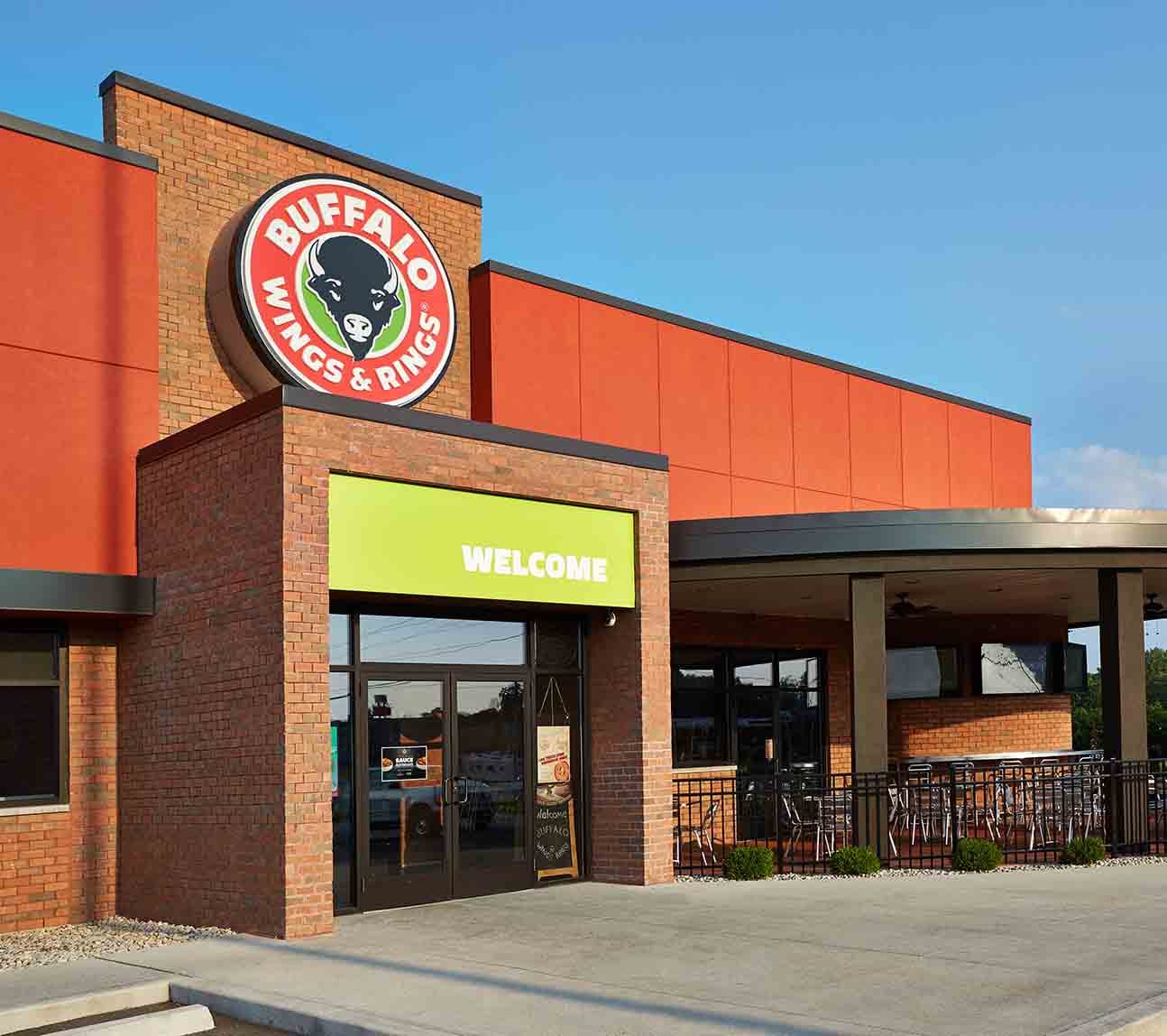 Buffalo Wings & Rings races into Indy 