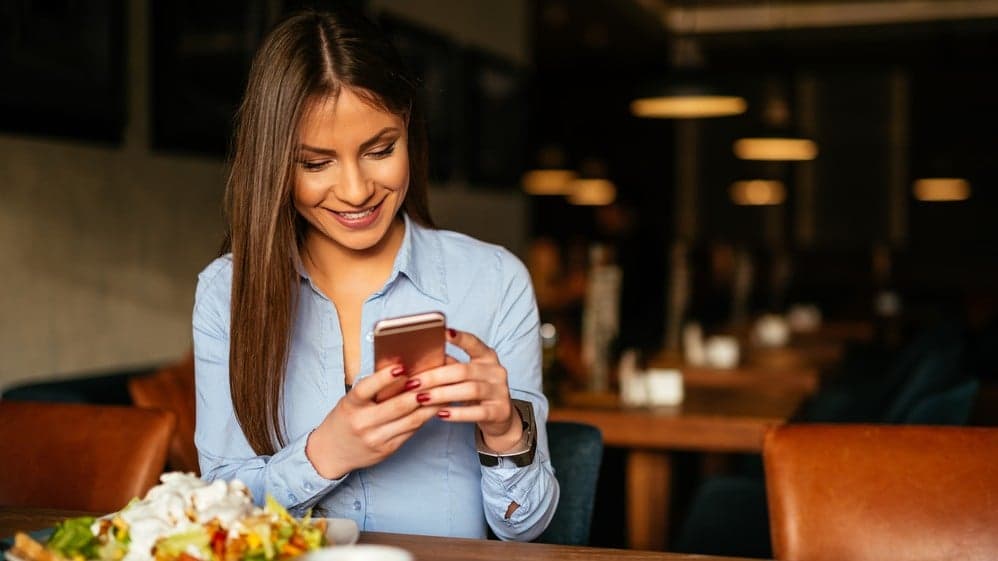Study Shows 45% of Diners Try New Restaurants Because of Brands' Social Media Study Shows 45% of Diners Try New Restaurants Because of Brands' Social Media