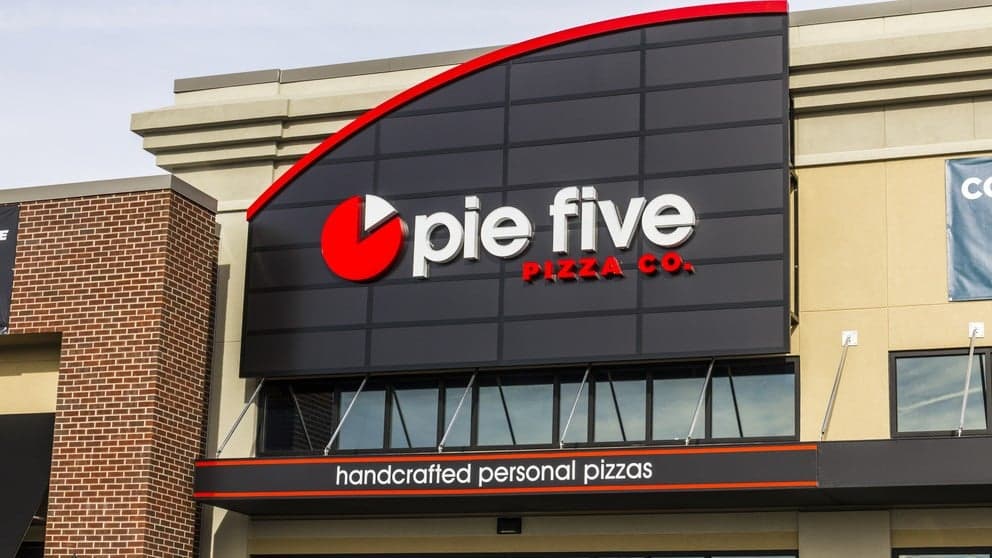 Fast Casual: Kansas City Pie Five Franchisee Driving Sales with Food Truck Fast Casual: Kansas City Pie Five Franchisee Driving Sales with Food Truck