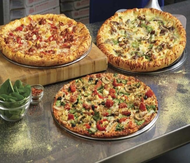 Free Pizza for Man Who Returned Domino's Stack of Cash Free Pizza for Man Who Returned Domino's Stack of Cash