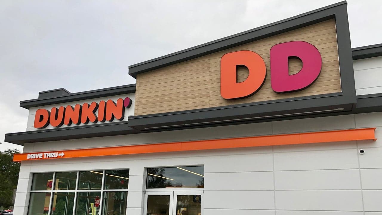 Comparing Dunkin's Oldest and Newest Stores Comparing Dunkin's Oldest and Newest Stores