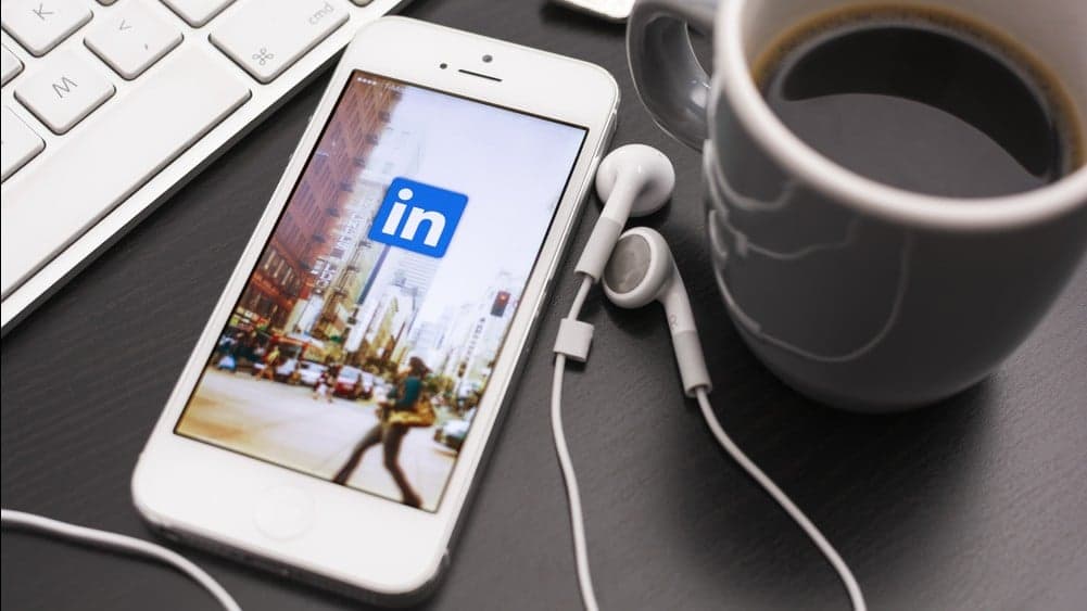 TechCrunch: LinkedIn Revamps Timeline with Trending Storylines: Curated, Algorithmic News Clusters TechCrunch: LinkedIn Revamps Timeline with Trending Storylines: Curated, Algorithmic News Clusters