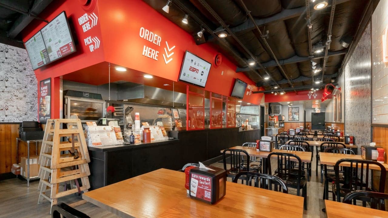 MOOYAH Plans to Add 54 Locations Across Texas by 2030 MOOYAH Plans to Add 54 Locations Across Texas by 2030