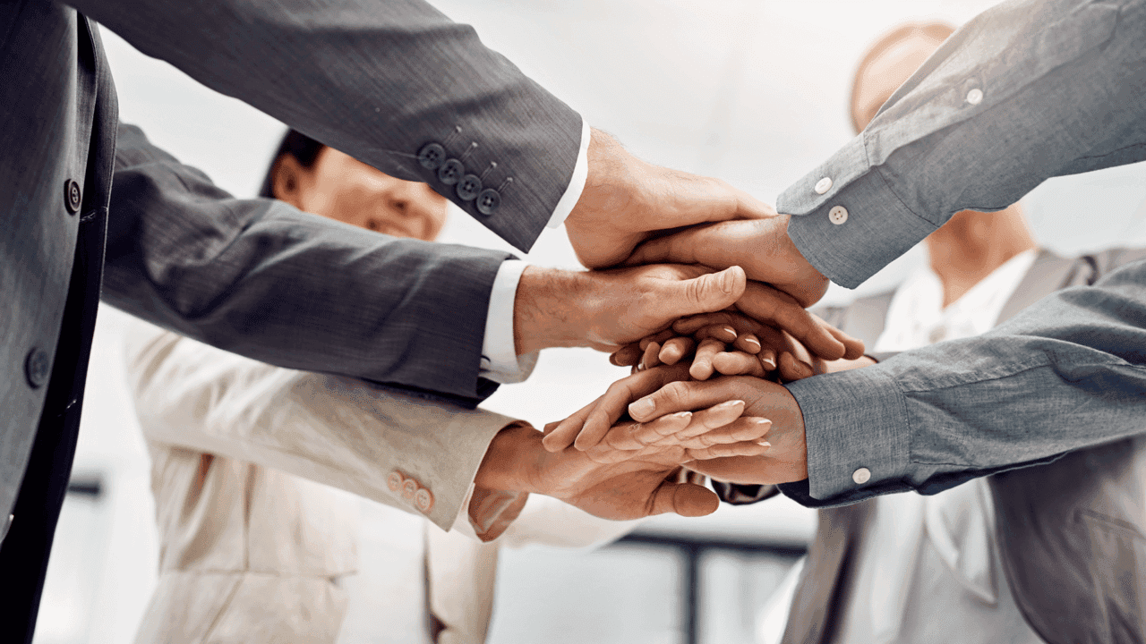 Building a Network: How Franchisees Support and Learn From Each Other Building a Network: How Franchisees Support and Learn From Each Other