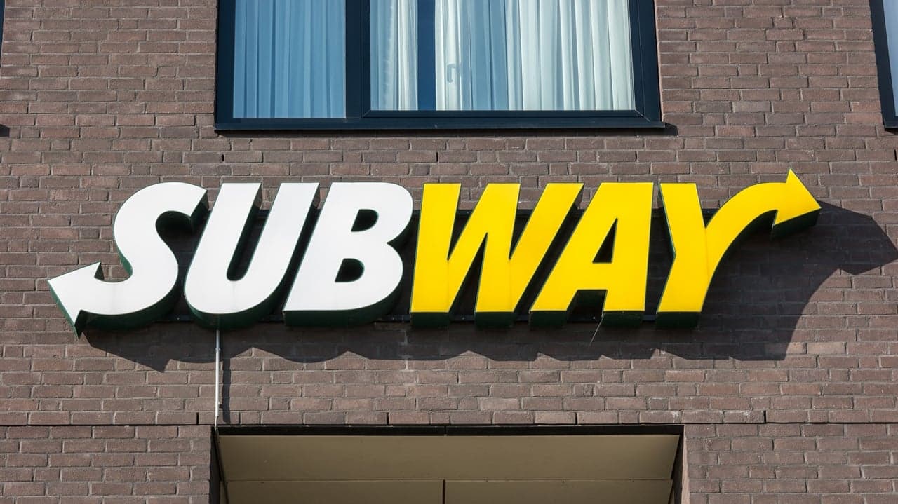 Bloomberg: Subway Shuttered 359 U.S. Stores in 2016 Bloomberg: Subway Shuttered 359 U.S. Stores in 2016