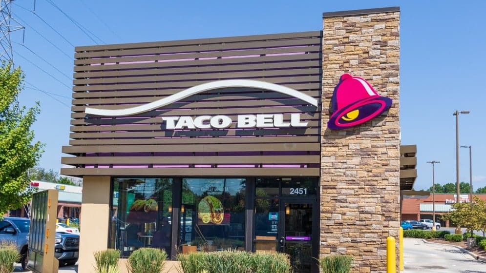 Taco Bell Brings Back World Series "Steal a Base, Steal a Taco" Promotion Taco Bell Brings Back World Series "Steal a Base, Steal a Taco" Promotion
