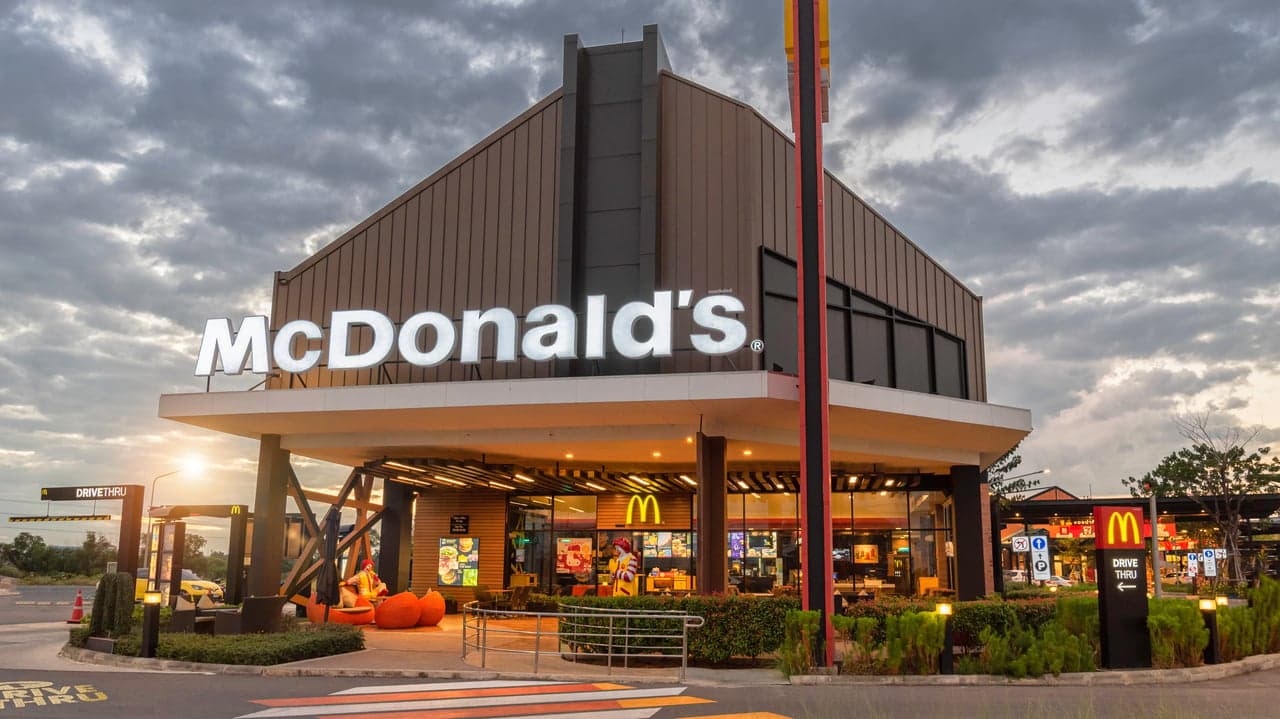 How Do Restaurant Franchises Pick Locations? How Do Restaurant Franchises Pick Locations?