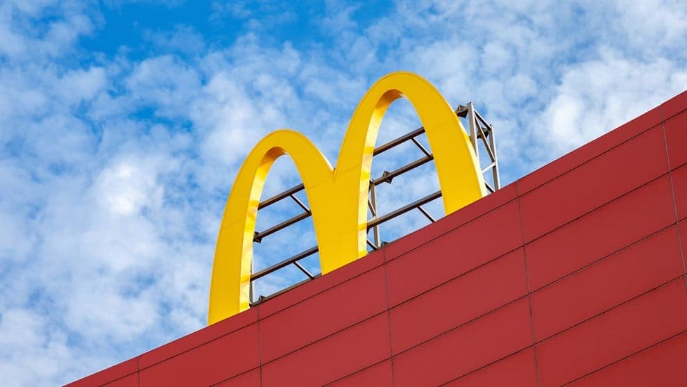 Adweek: The Food Almost Completely Disappears in McDonald’s Latest Minimalist Ads Adweek: The Food Almost Completely Disappears in McDonald’s Latest Minimalist Ads